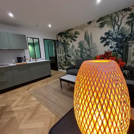 Daire Le Saint Louis, 5 Minutes Walking From Castle Versay