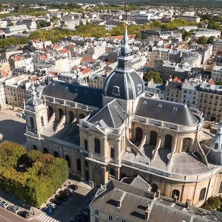 Le Saint Louis, 5 Minutes Walking From Castle *