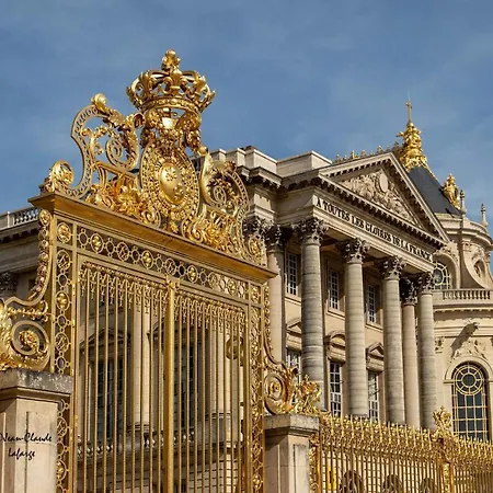 Le Saint Louis, 5 Minutes Walking From Castle *