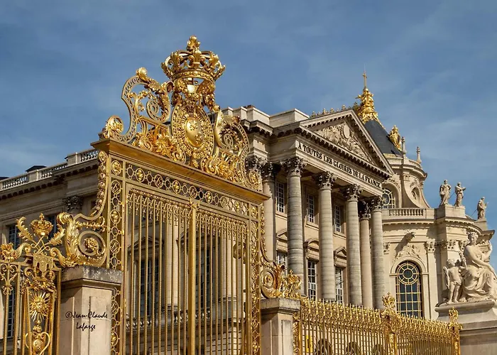Le Saint Louis, 5 Minutes Walking From Castle *